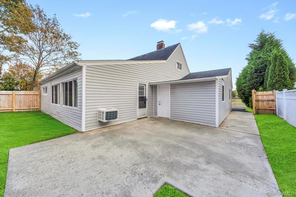 Single Family Redwood  Nassau County, NY 11756, MLS-940937-4