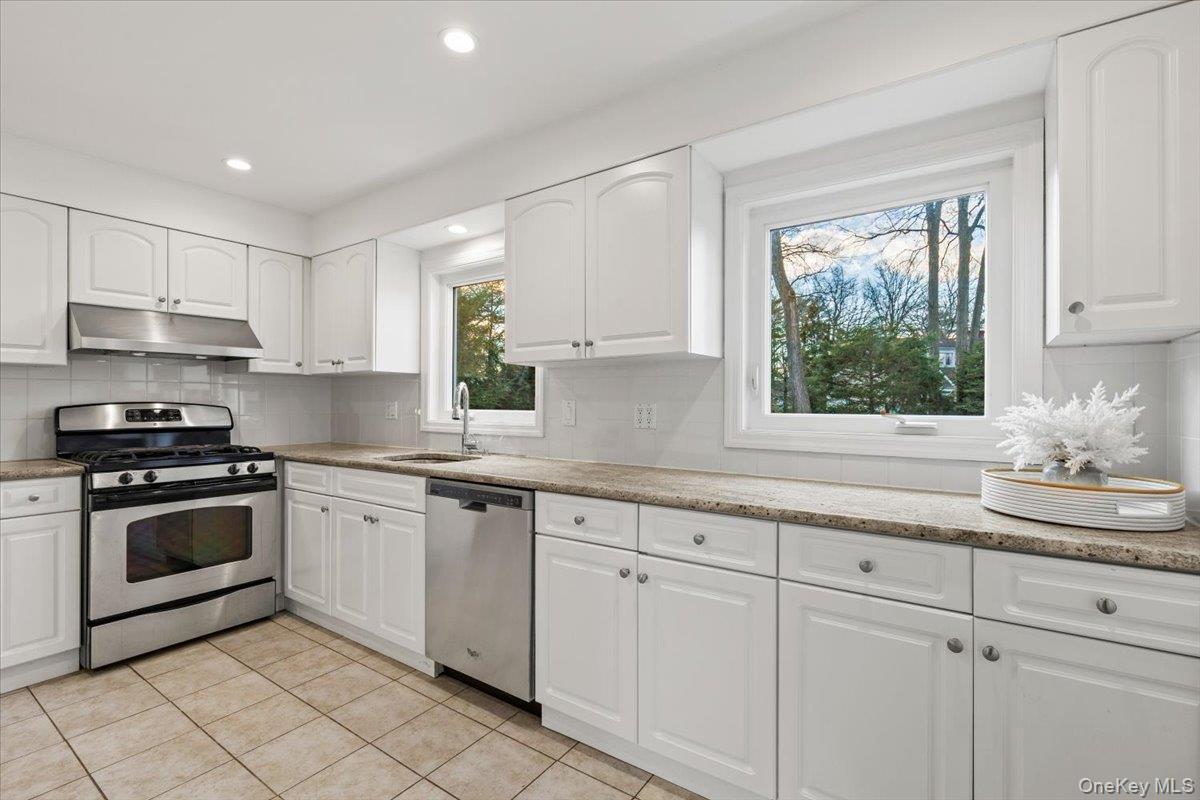 Single Family Old Orchard Westchester County, NY 10573, MLS-940938-10