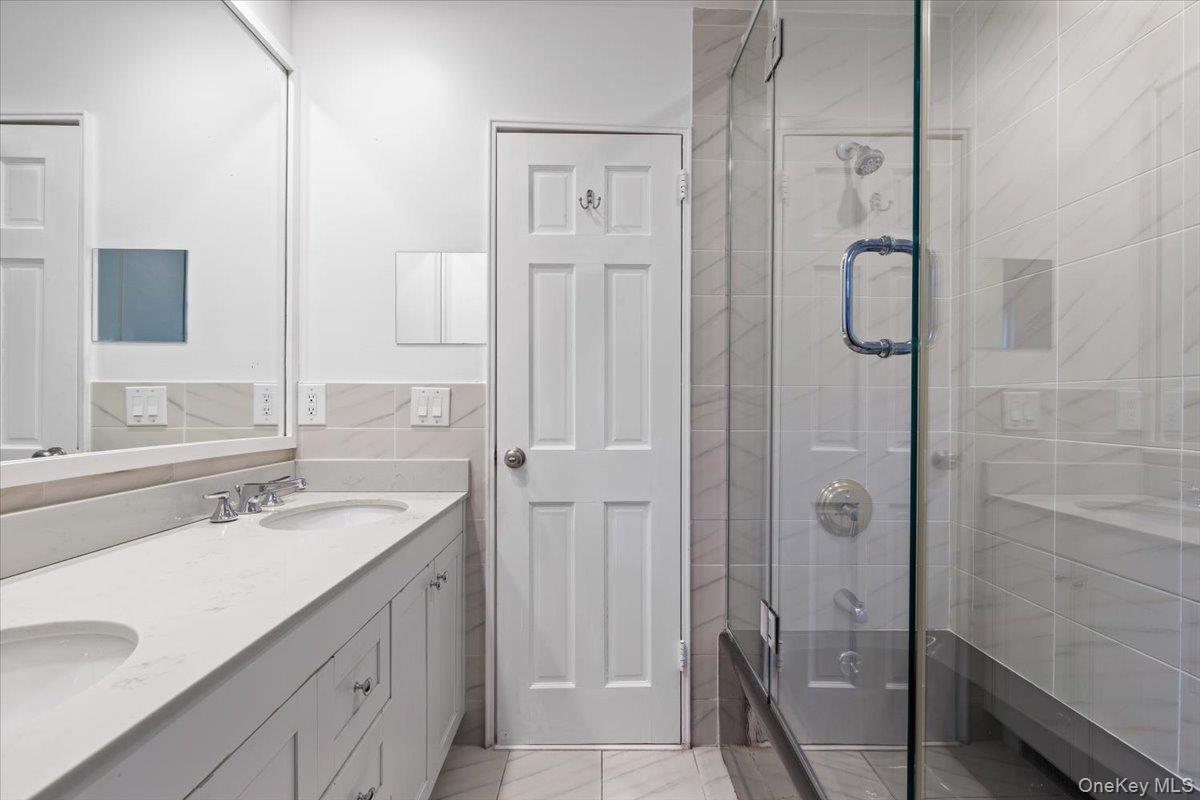 Single Family Old Orchard Westchester County, NY 10573, MLS-940938-21