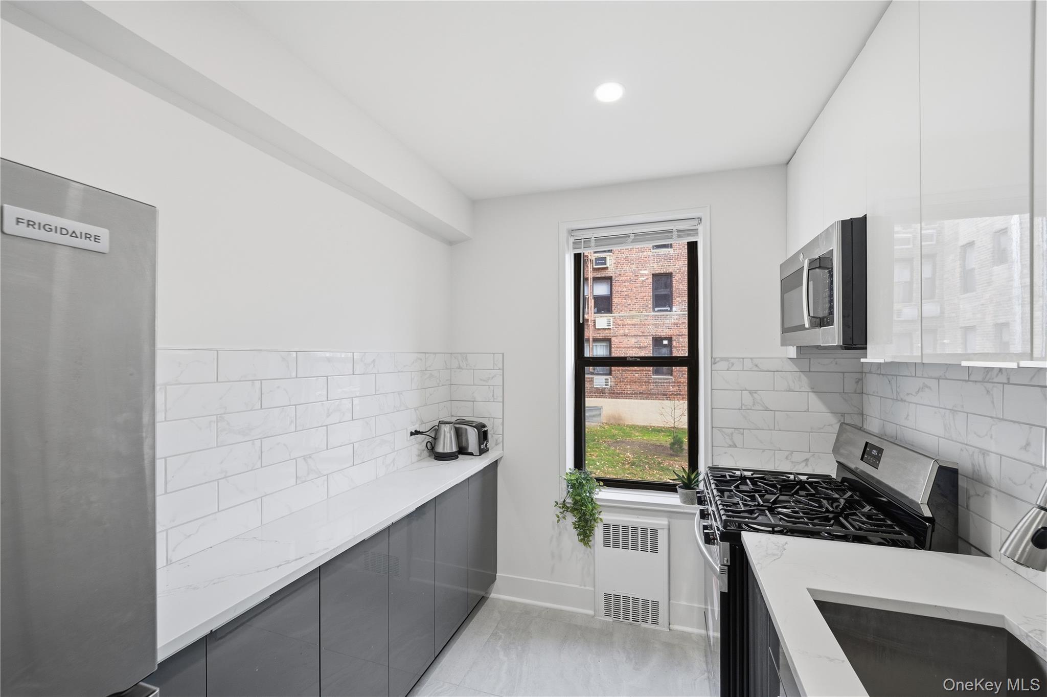 Coop Union  Queens, NY 11364, MLS-940952-11