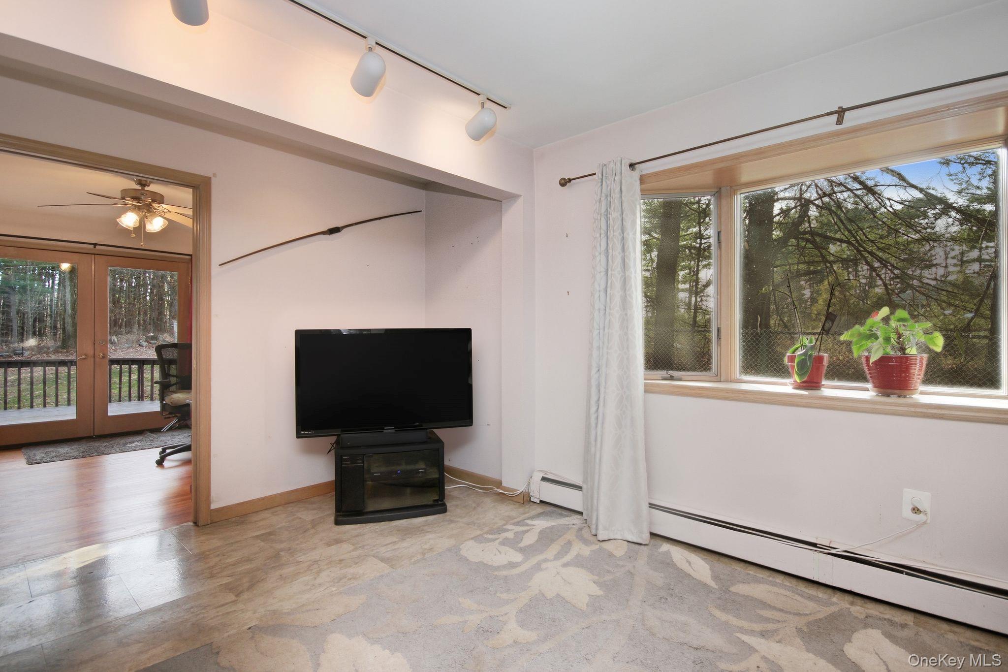 Single Family Carlyle Dutchess County, NY 12538, MLS-940981-12