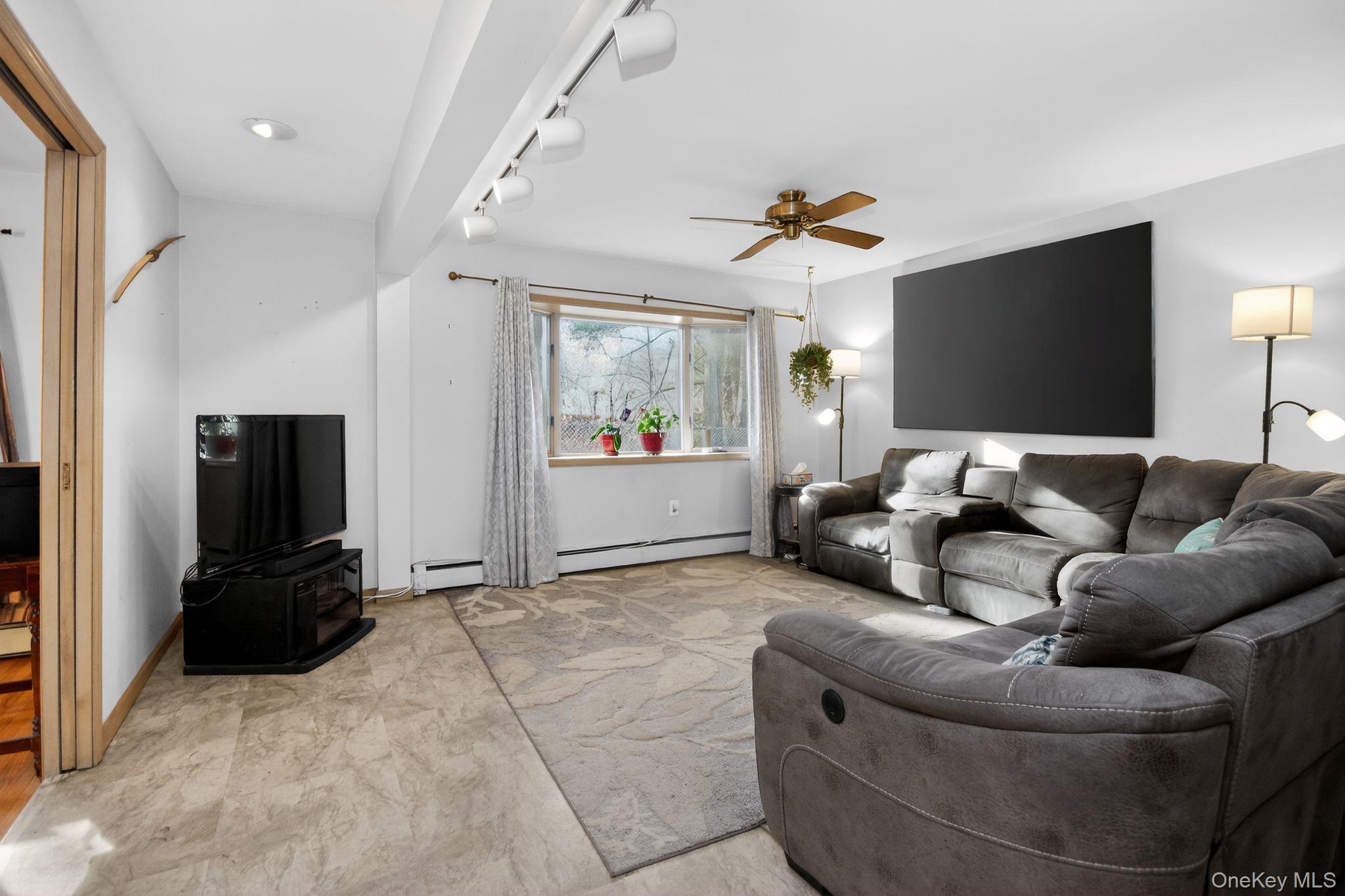 Single Family Carlyle Dutchess County, NY 12538, MLS-940981-13