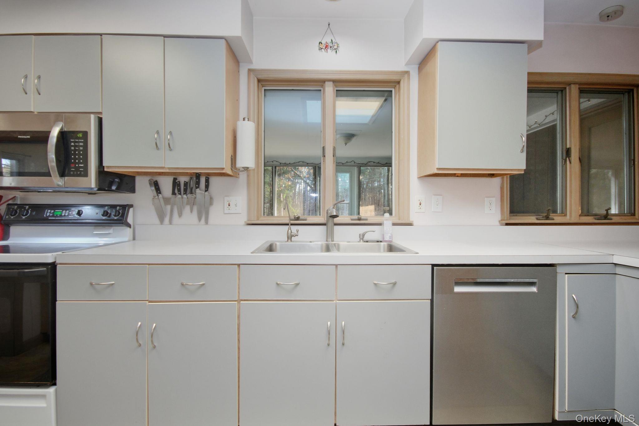 Single Family Carlyle Dutchess County, NY 12538, MLS-940981-17