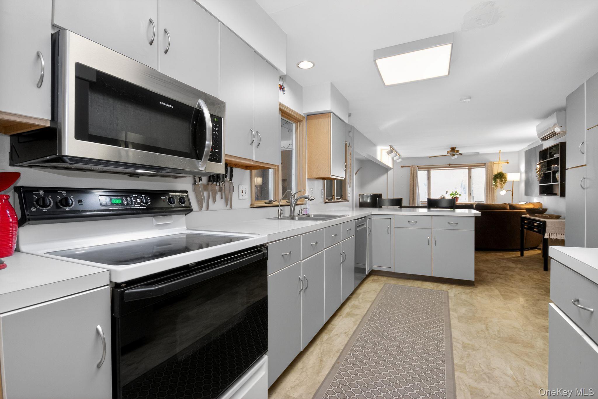 Single Family Carlyle Dutchess County, NY 12538, MLS-940981-4