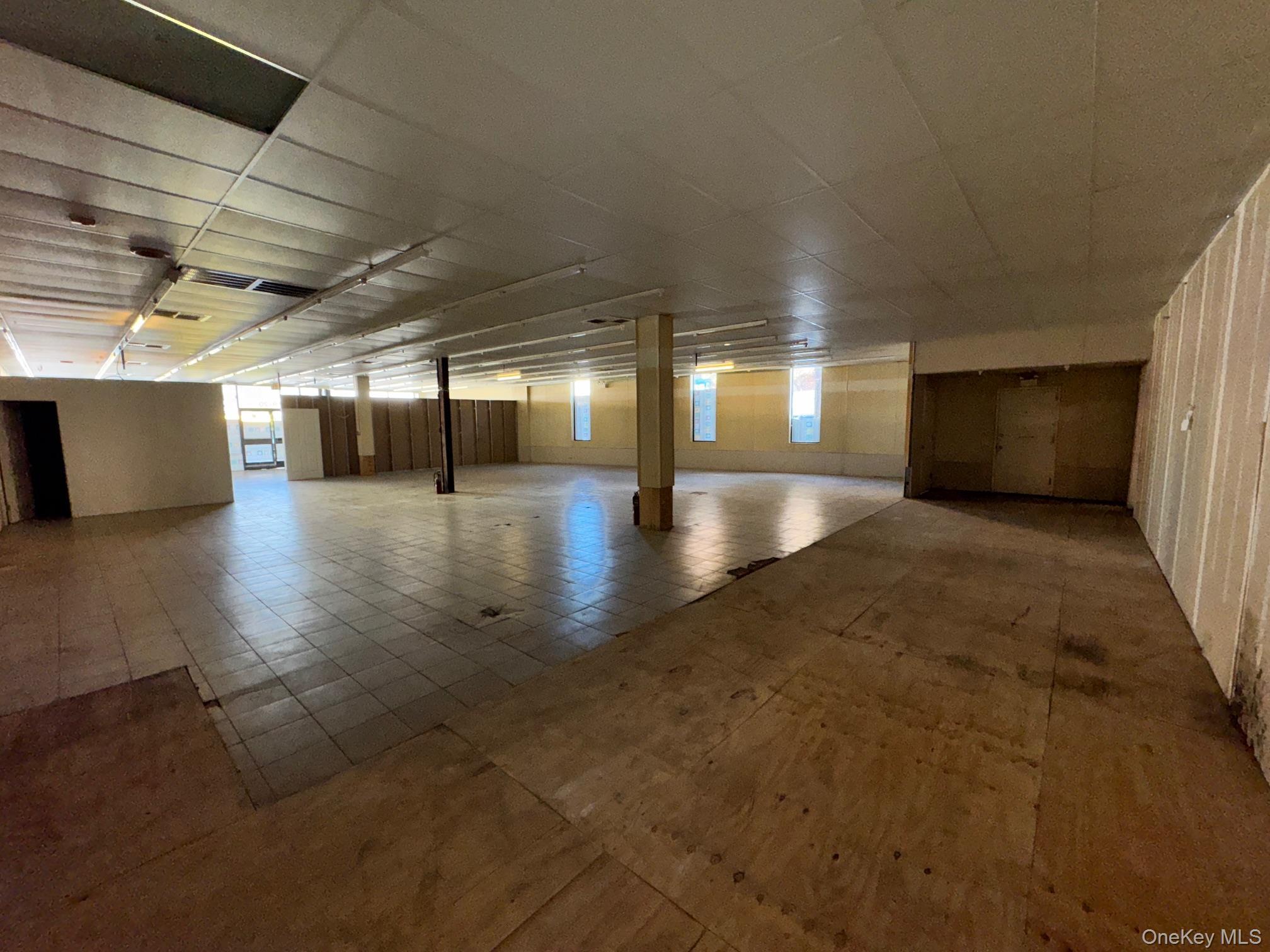 Commercial Lease Myrtle  Queens, NY 11385, MLS-940987-10