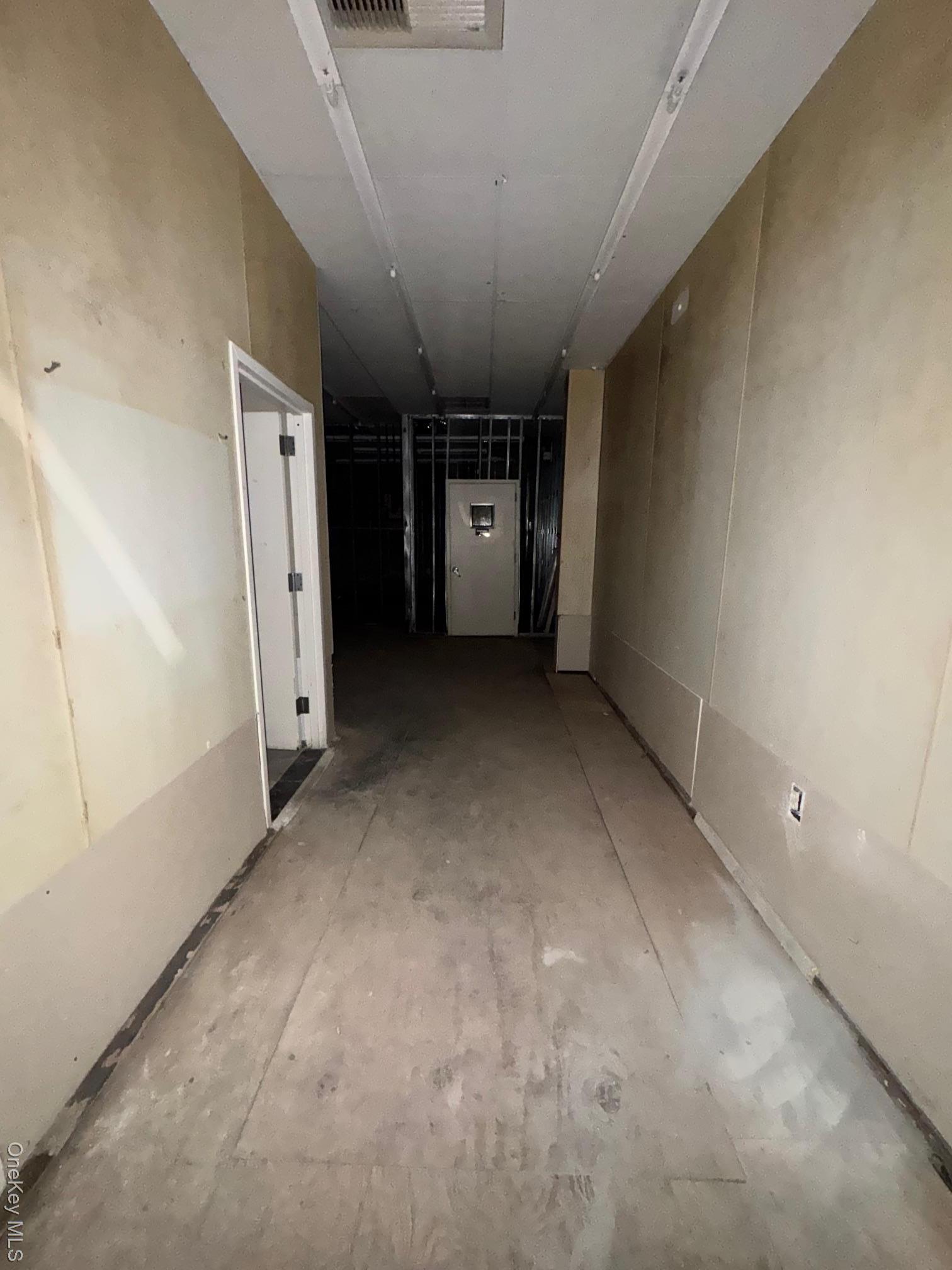 Commercial Lease Myrtle  Queens, NY 11385, MLS-940987-11