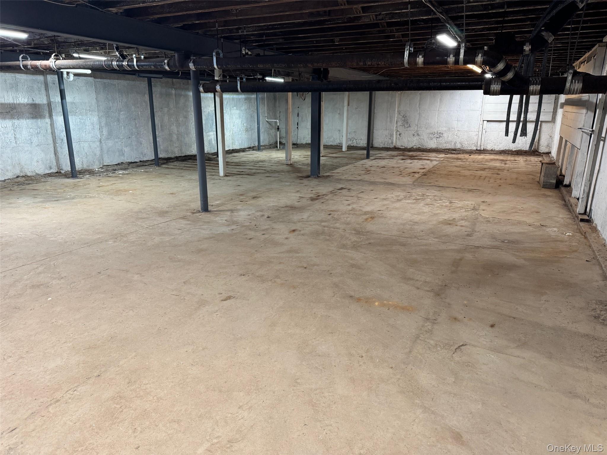 Commercial Lease Myrtle  Queens, NY 11385, MLS-940987-12