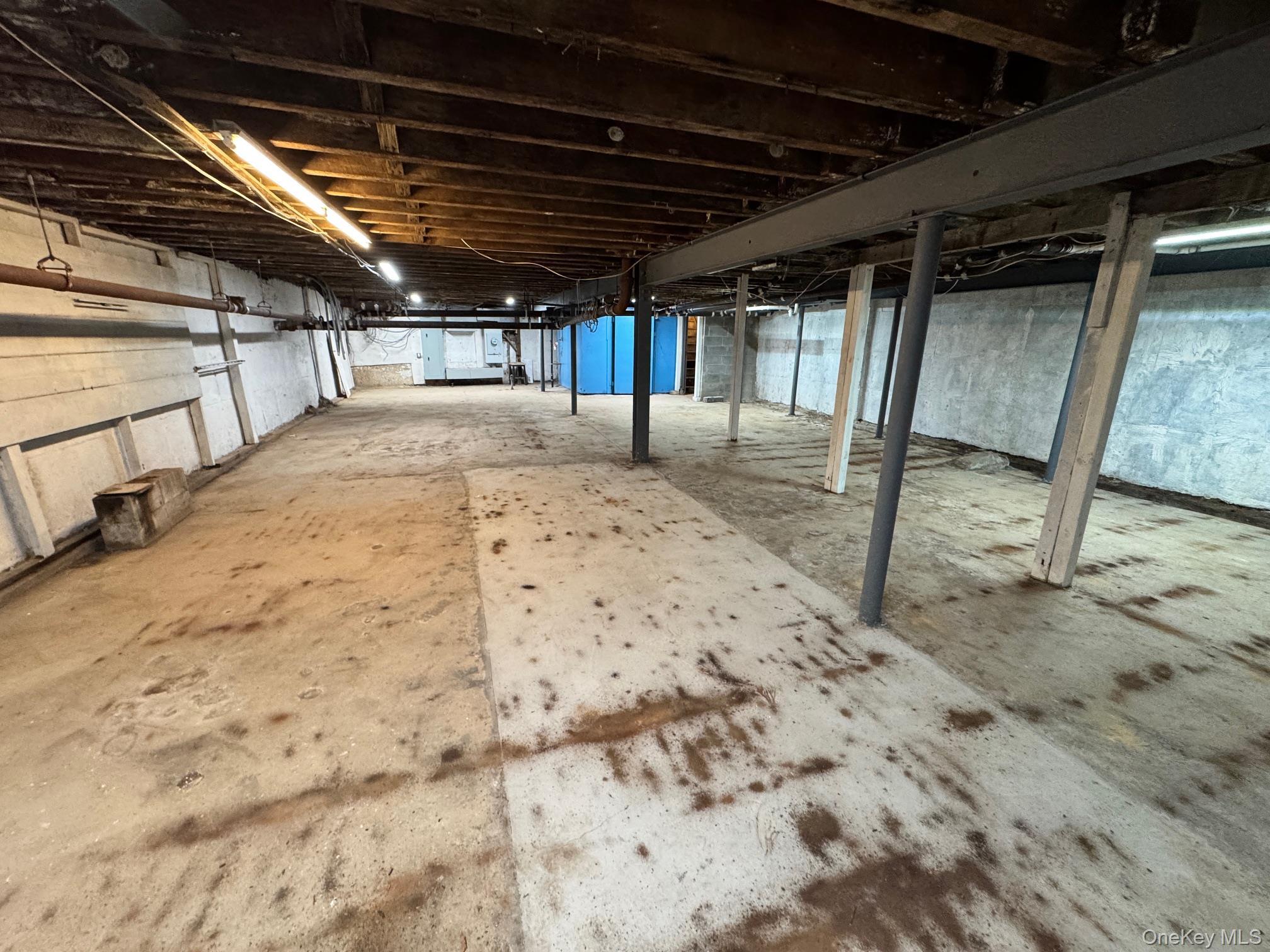 Commercial Lease Myrtle  Queens, NY 11385, MLS-940987-13