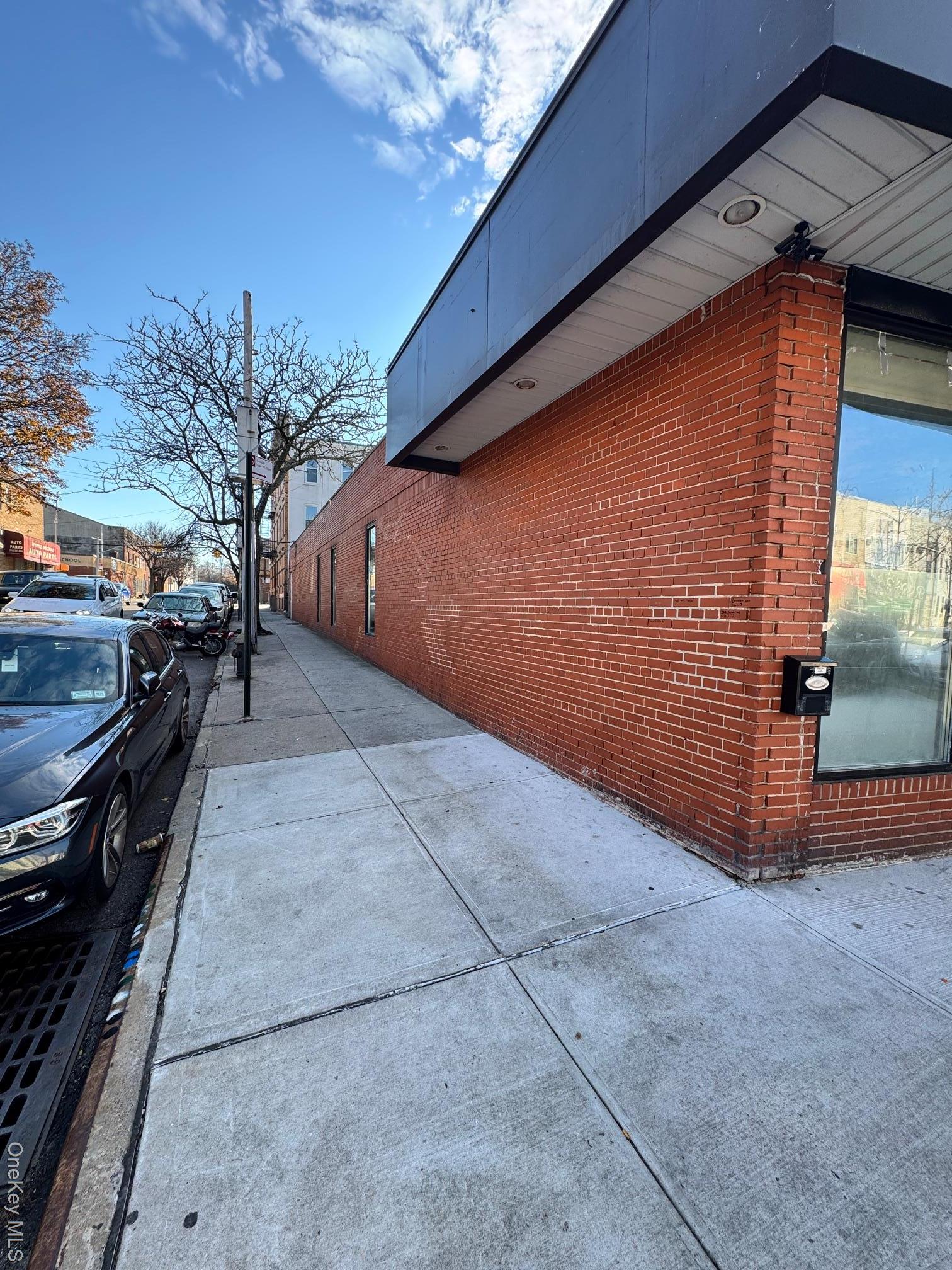Commercial Lease Myrtle  Queens, NY 11385, MLS-940987-3
