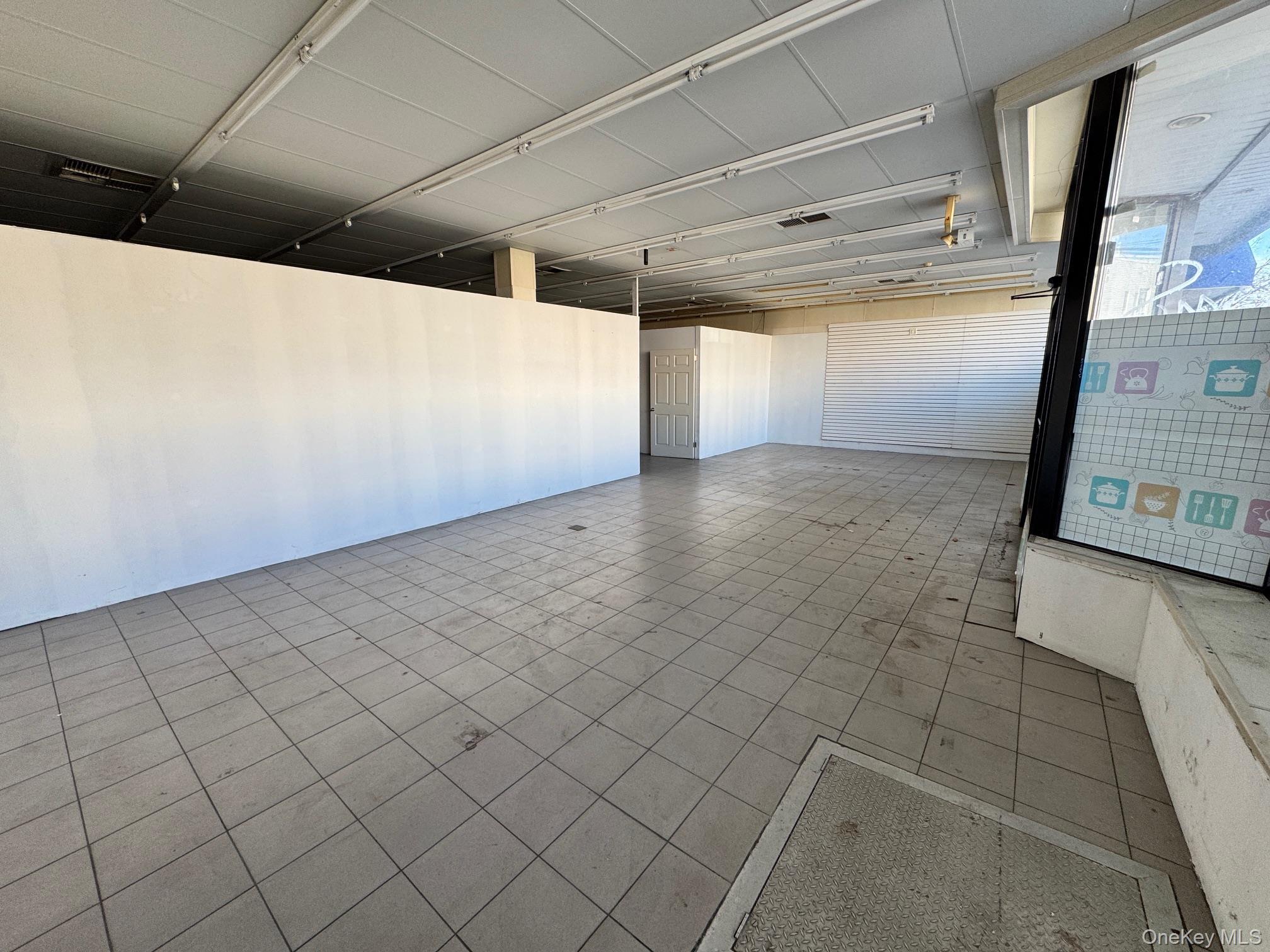 Commercial Lease Myrtle  Queens, NY 11385, MLS-940987-5