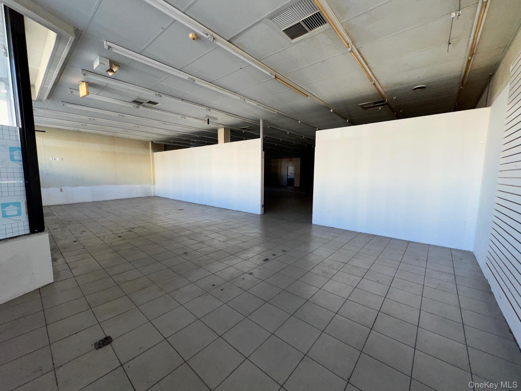 Commercial Lease Myrtle  Queens, NY 11385, MLS-940987-6