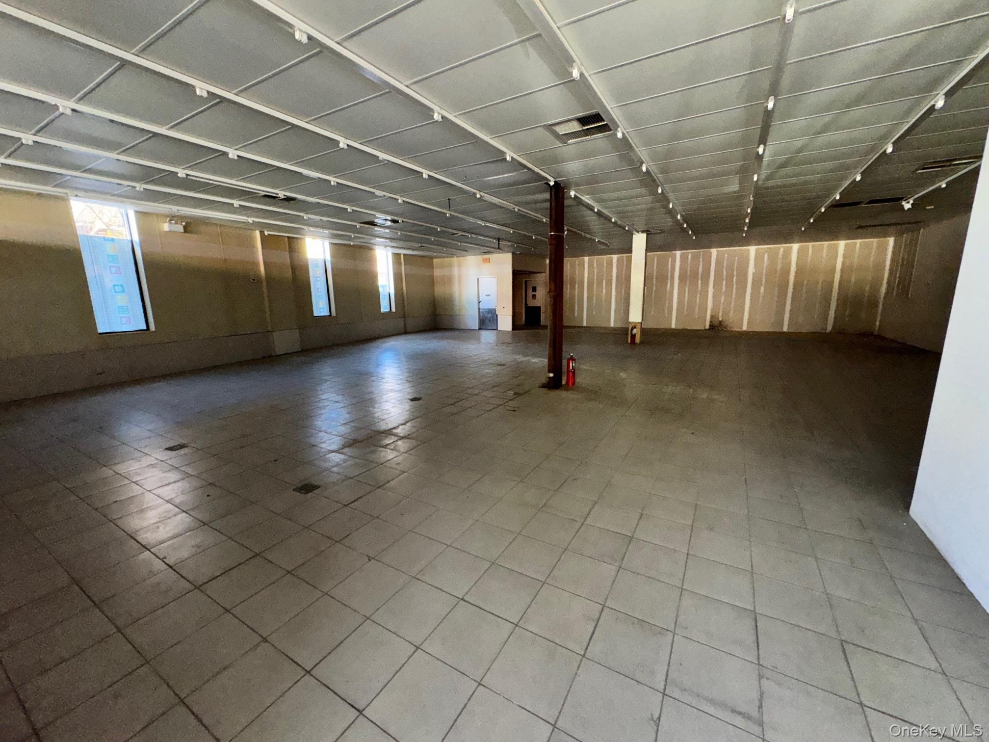 Commercial Lease Myrtle  Queens, NY 11385, MLS-940987-7