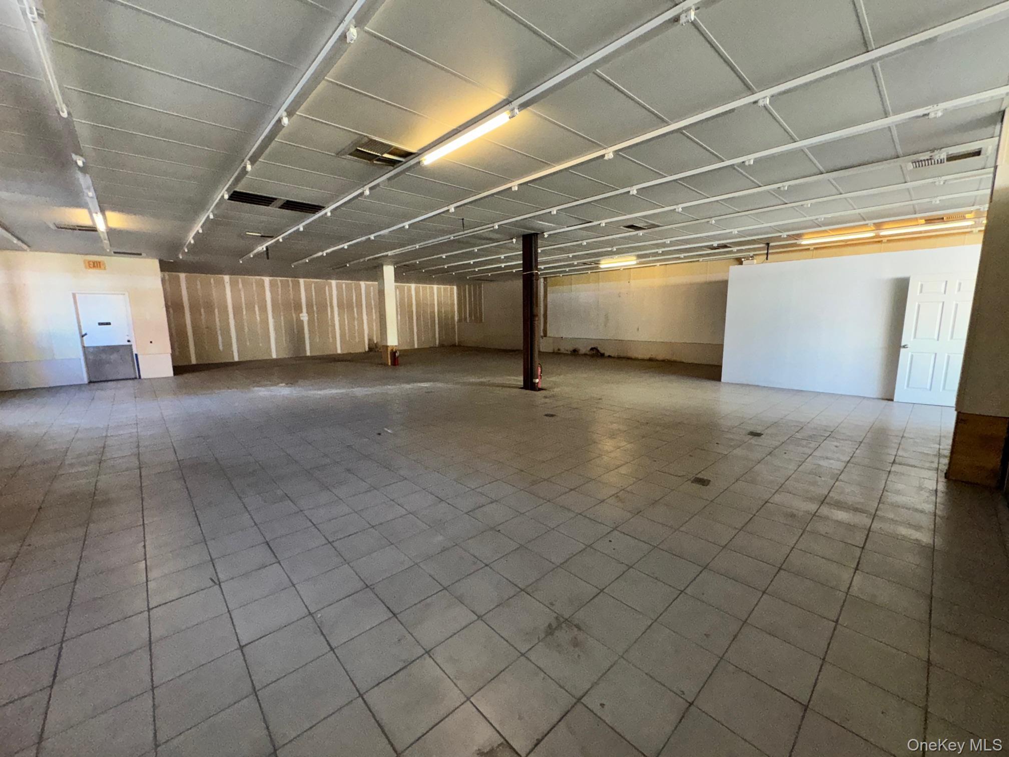Commercial Lease Myrtle  Queens, NY 11385, MLS-940987-9
