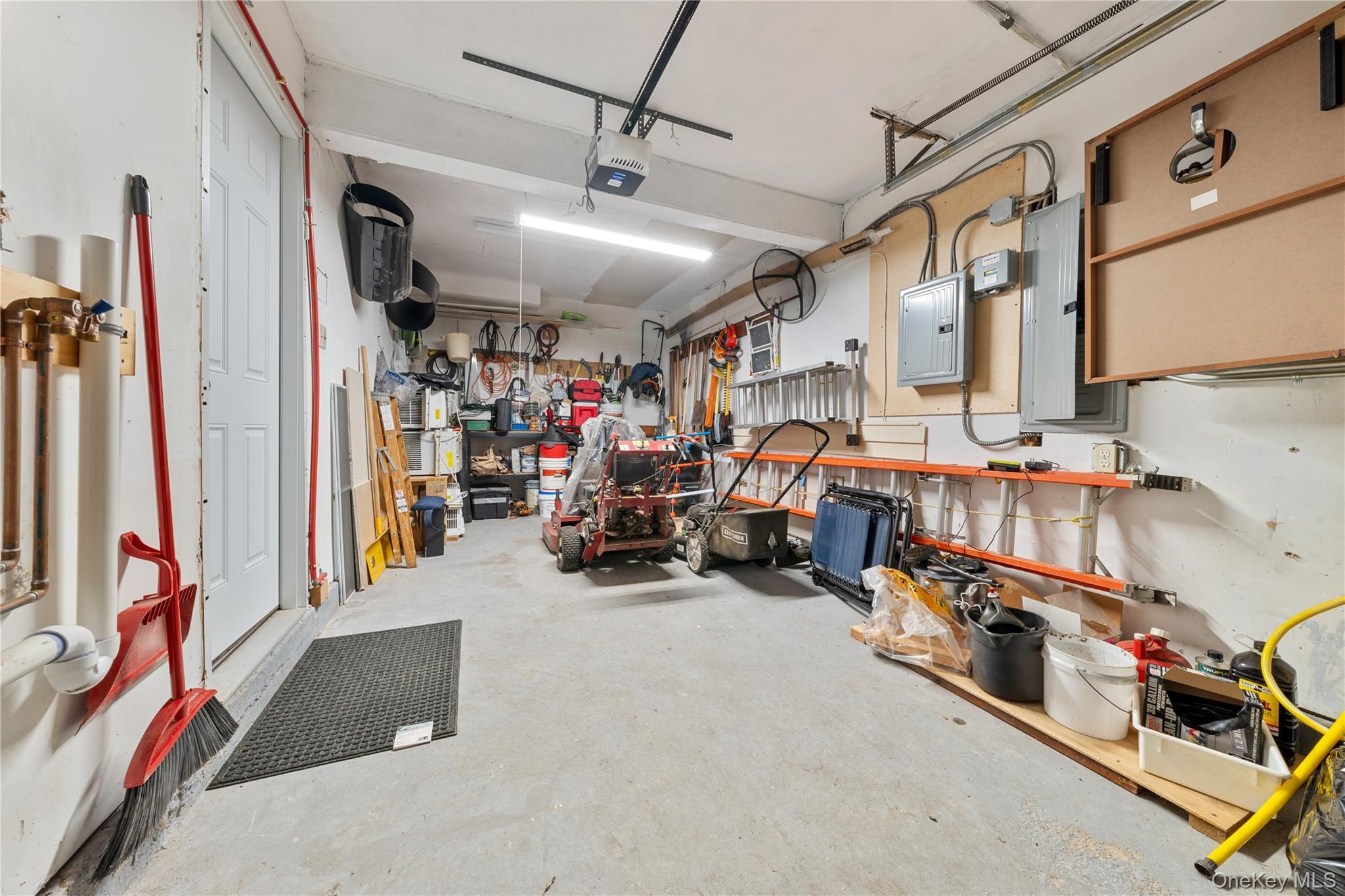 Single Family Mercury Suffolk County, NY 11772, MLS-940993-21