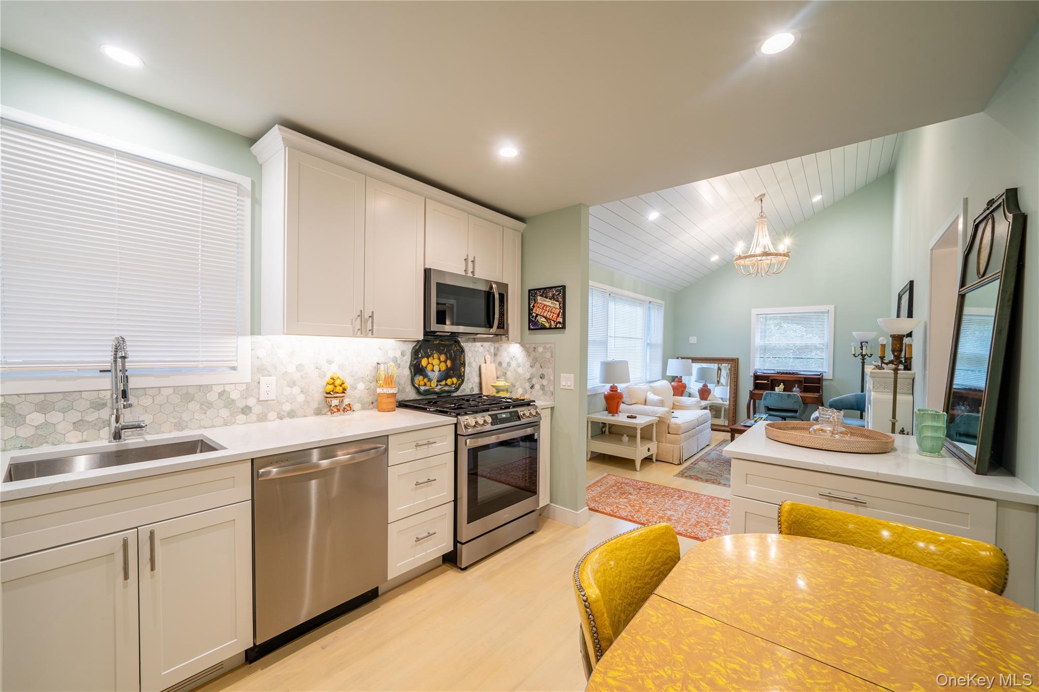 Single Family Overbrook  Suffolk County, NY 11901, MLS-941025-18