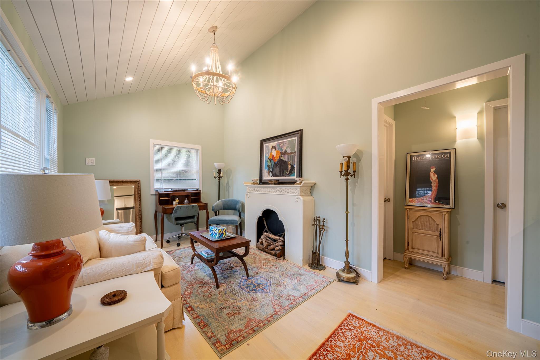 Single Family Overbrook  Suffolk County, NY 11901, MLS-941025-27