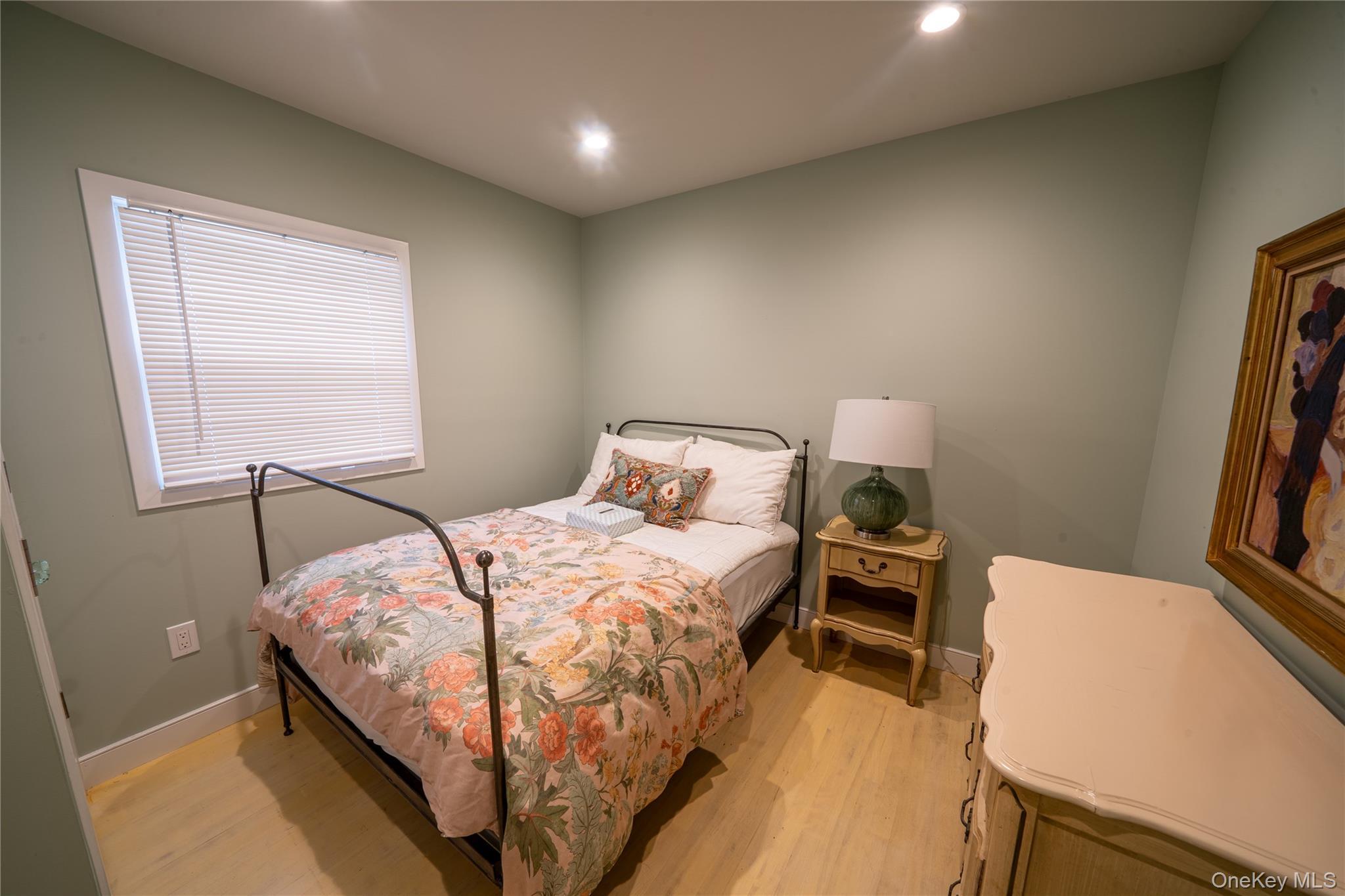 Single Family Overbrook  Suffolk County, NY 11901, MLS-941025-30