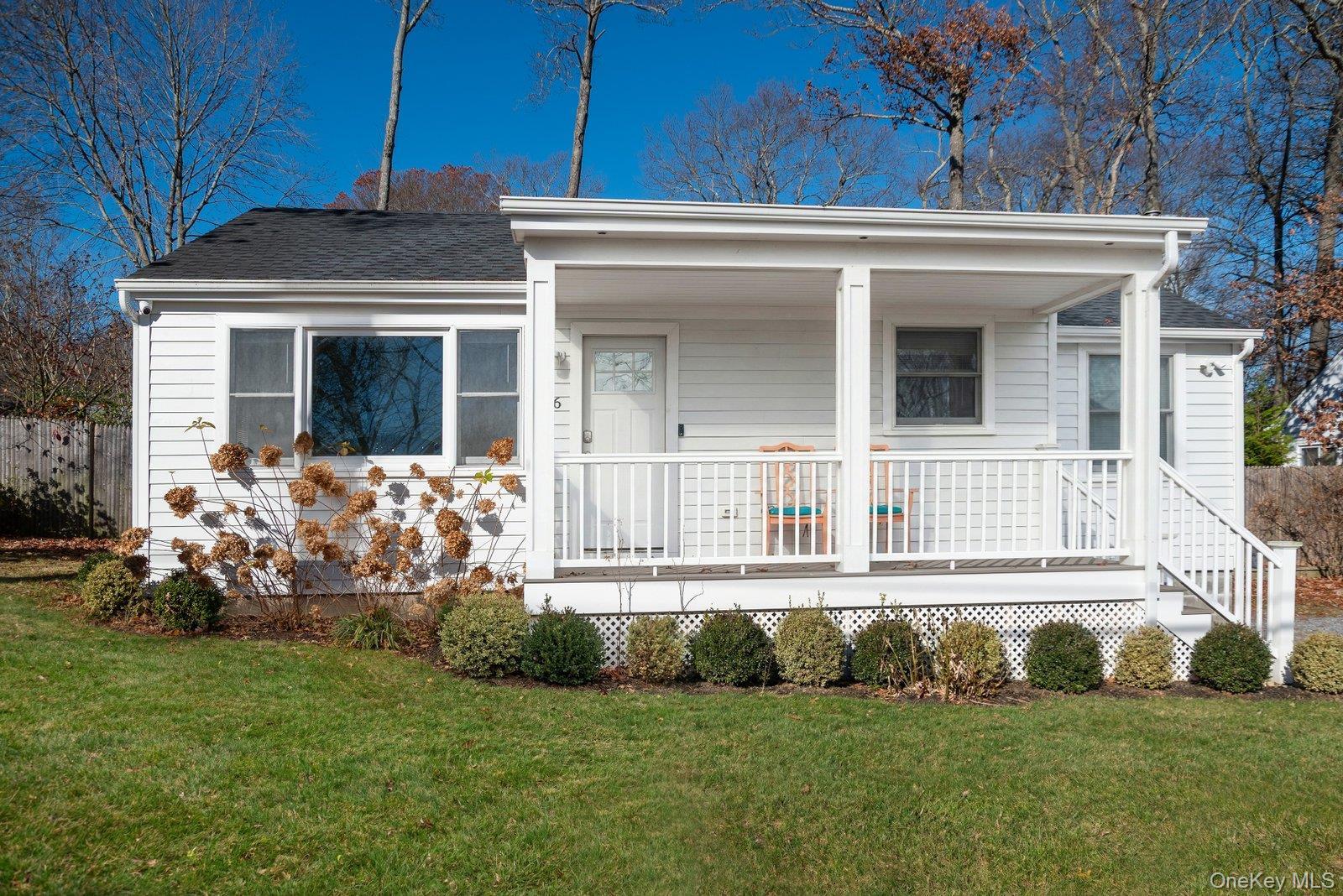 Single Family Overbrook  Suffolk County, NY 11901, MLS-941025-8