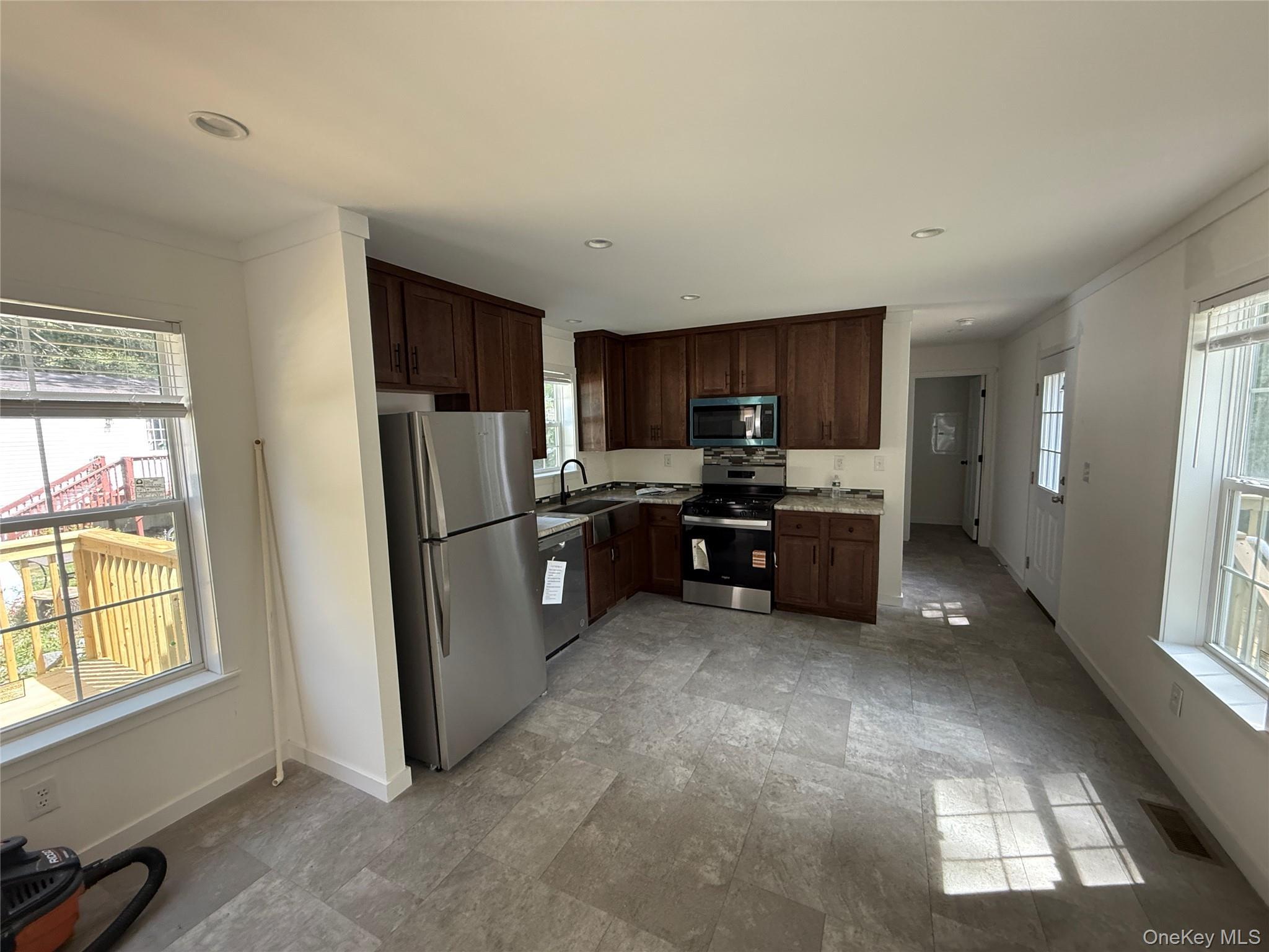 Single Family Forest Park (aka William St)  Ulster County, NY 12589, MLS-941027-7