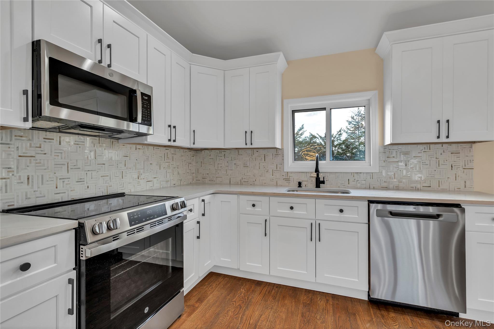 Single Family Phyllis Suffolk County, NY 11772, MLS-941041-10