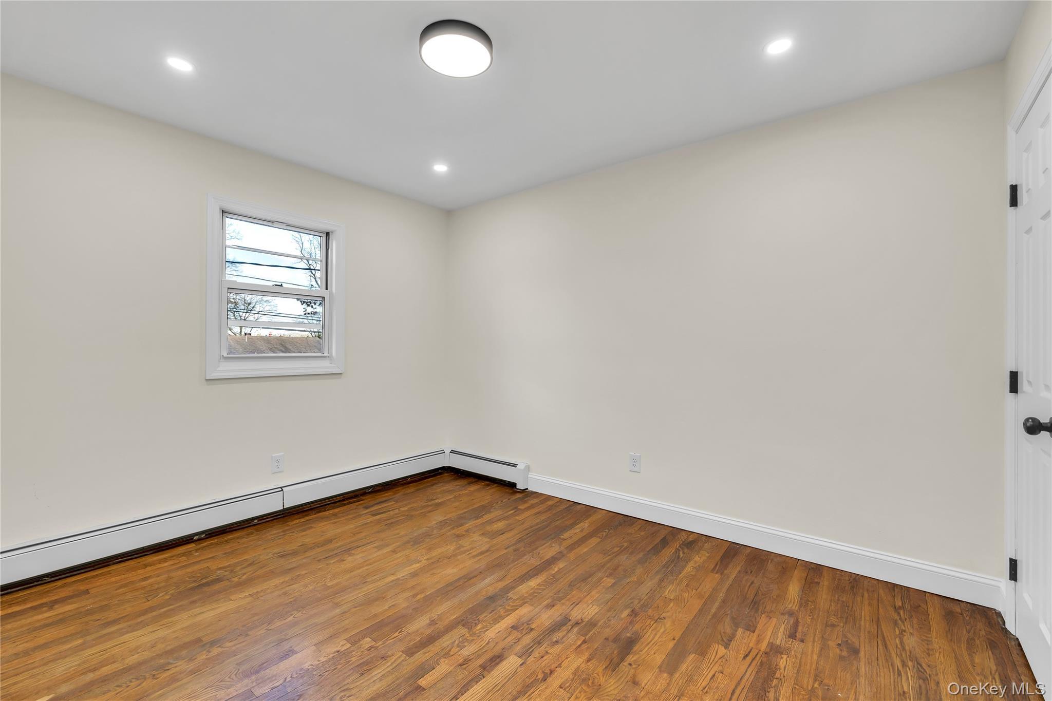 Single Family Phyllis Suffolk County, NY 11772, MLS-941041-15