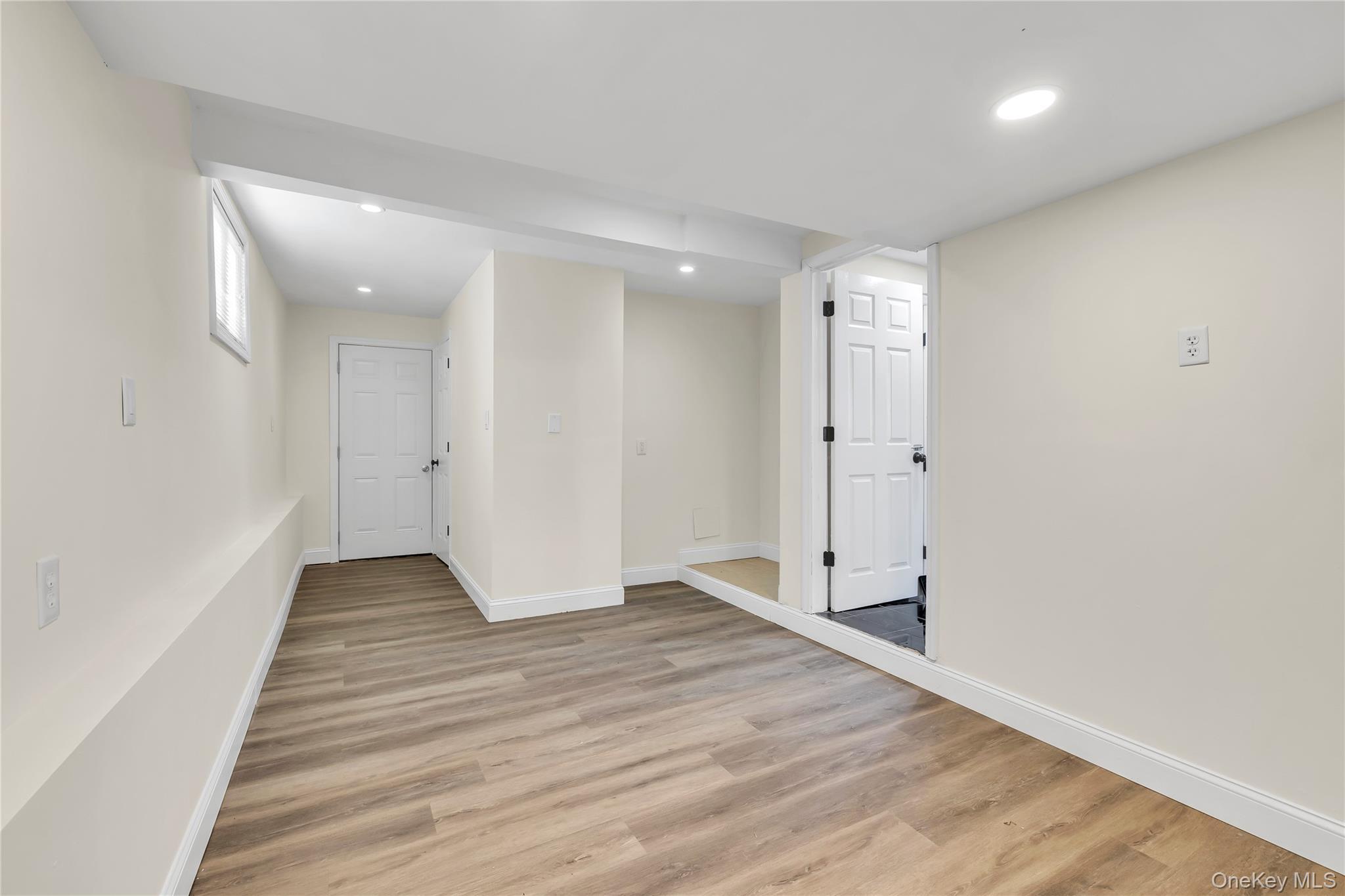 Single Family Phyllis Suffolk County, NY 11772, MLS-941041-27