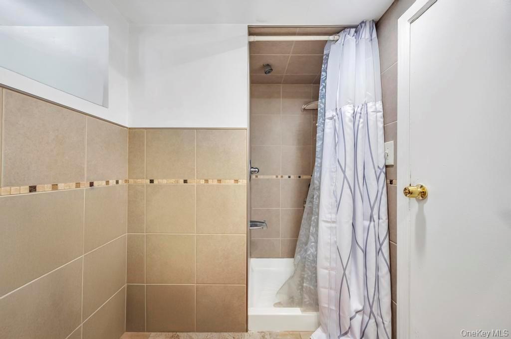 Single Family Butler Nassau County, NY 11003, MLS-941049-21