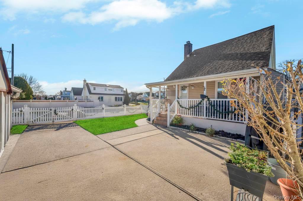 Single Family Butler  Nassau County, NY 11003, MLS-941049-27