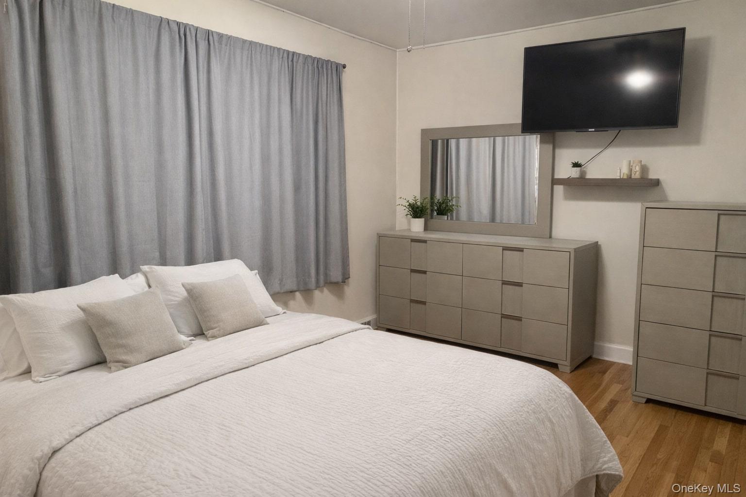 Single Family Mayflower  Bronx, NY 10461, MLS-941054-12