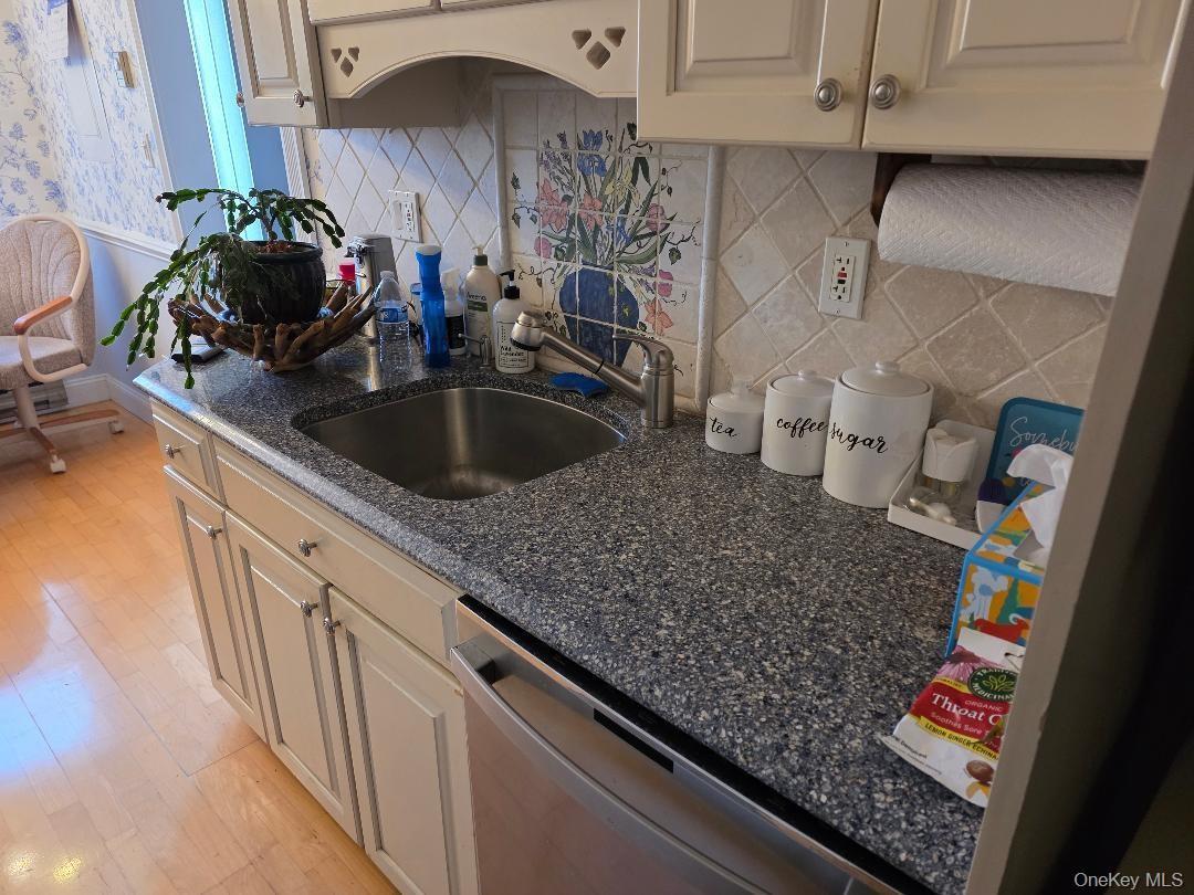 Single Family Gotham Suffolk County, NY 11780, MLS-941087-20