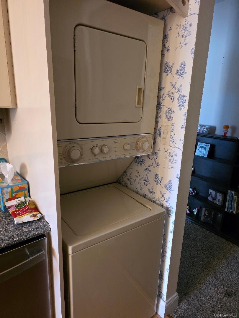 Single Family Gotham Suffolk County, NY 11780, MLS-941087-25