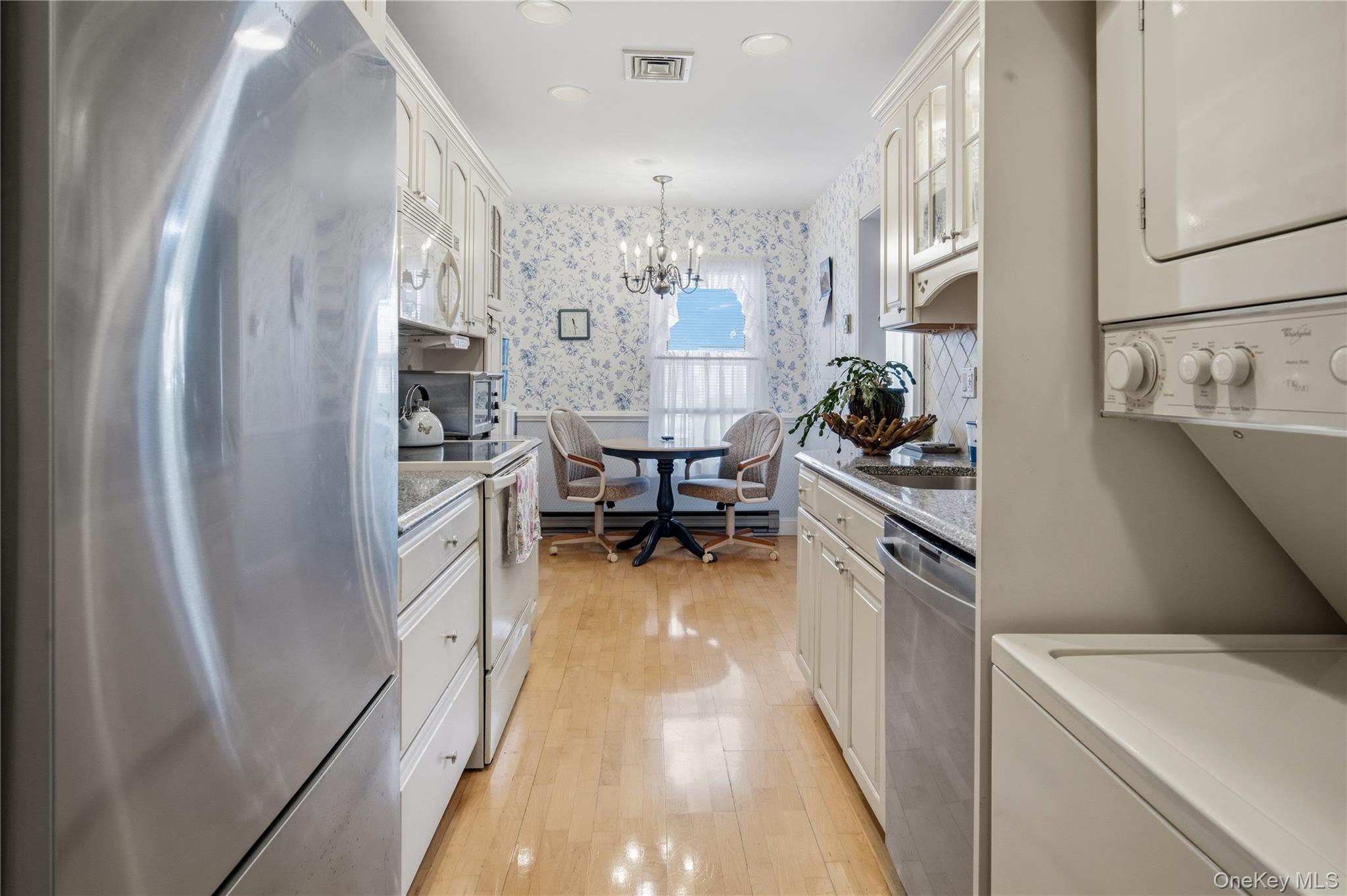 Single Family Gotham Suffolk County, NY 11780, MLS-941087-44