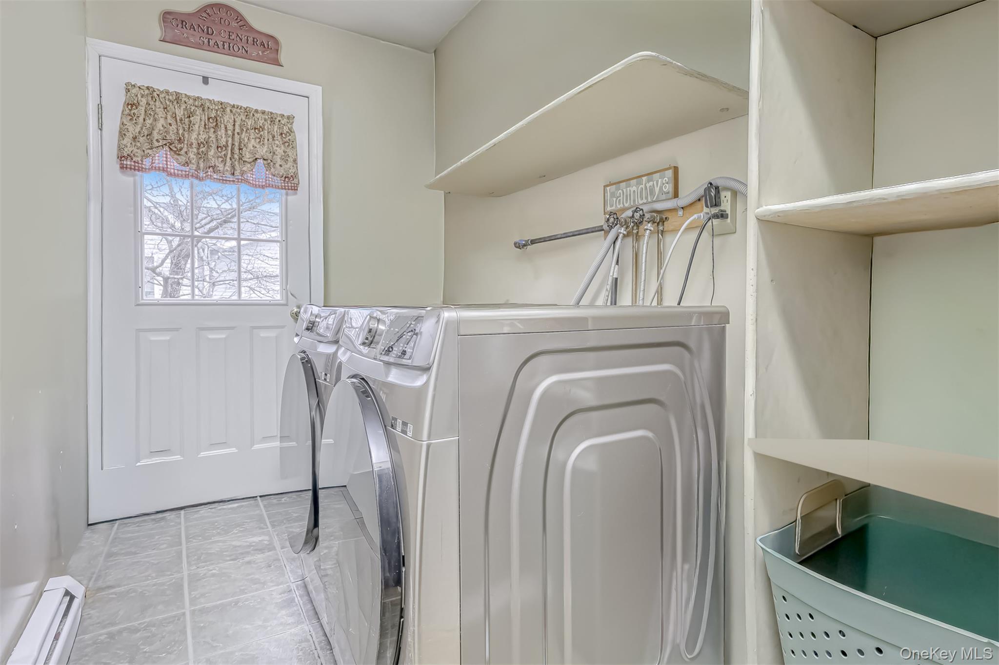 Single Family Mountainview Rockland County, NY 10901, MLS-941097-20