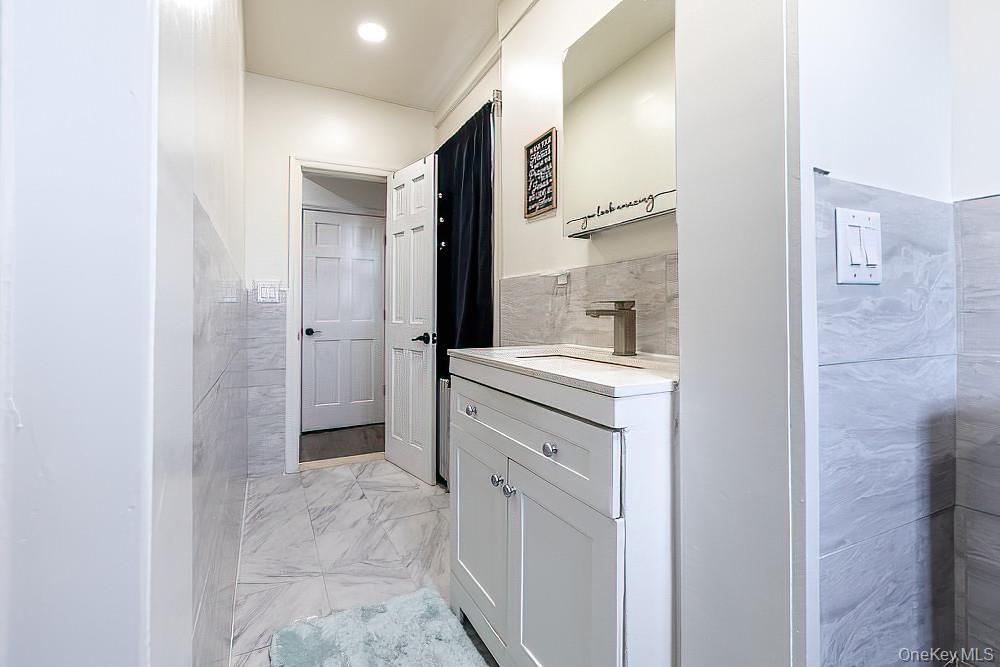 Single Family 5th Westchester County, NY 10550, MLS-941109-17