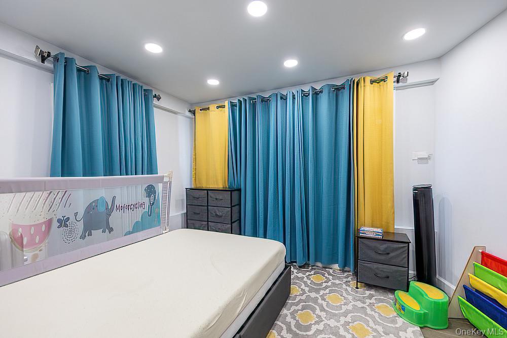 Single Family 5th Westchester County, NY 10550, MLS-941109-20