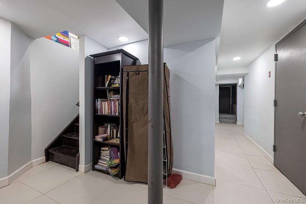 Single Family 5th Westchester County, NY 10550, MLS-941109-35