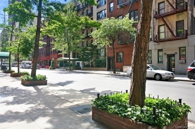 Coop 53rd  Manhattan, NY 10022, MLS-941117-9
