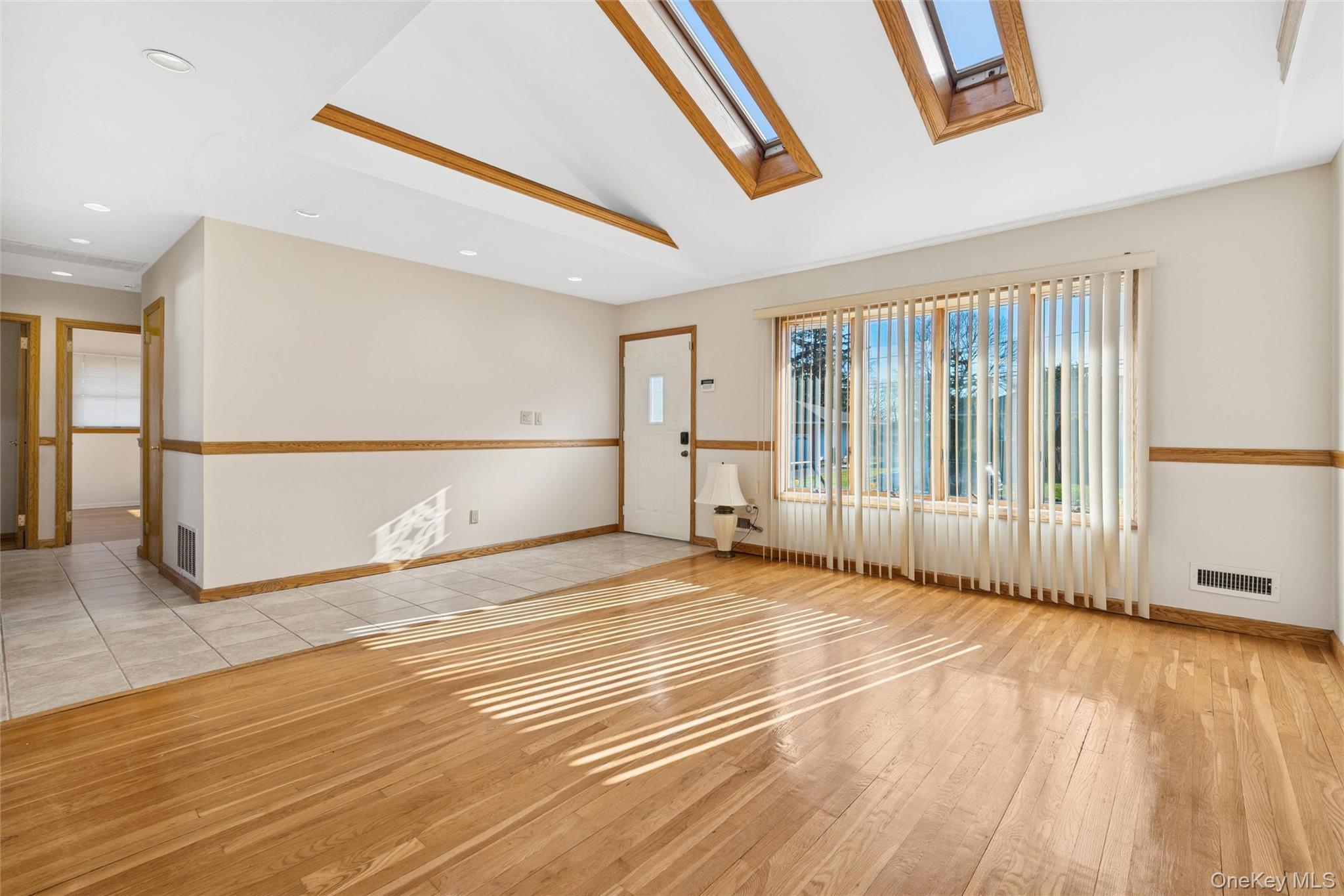 Single Family Joyce  Suffolk County, NY 11725, MLS-941141-3