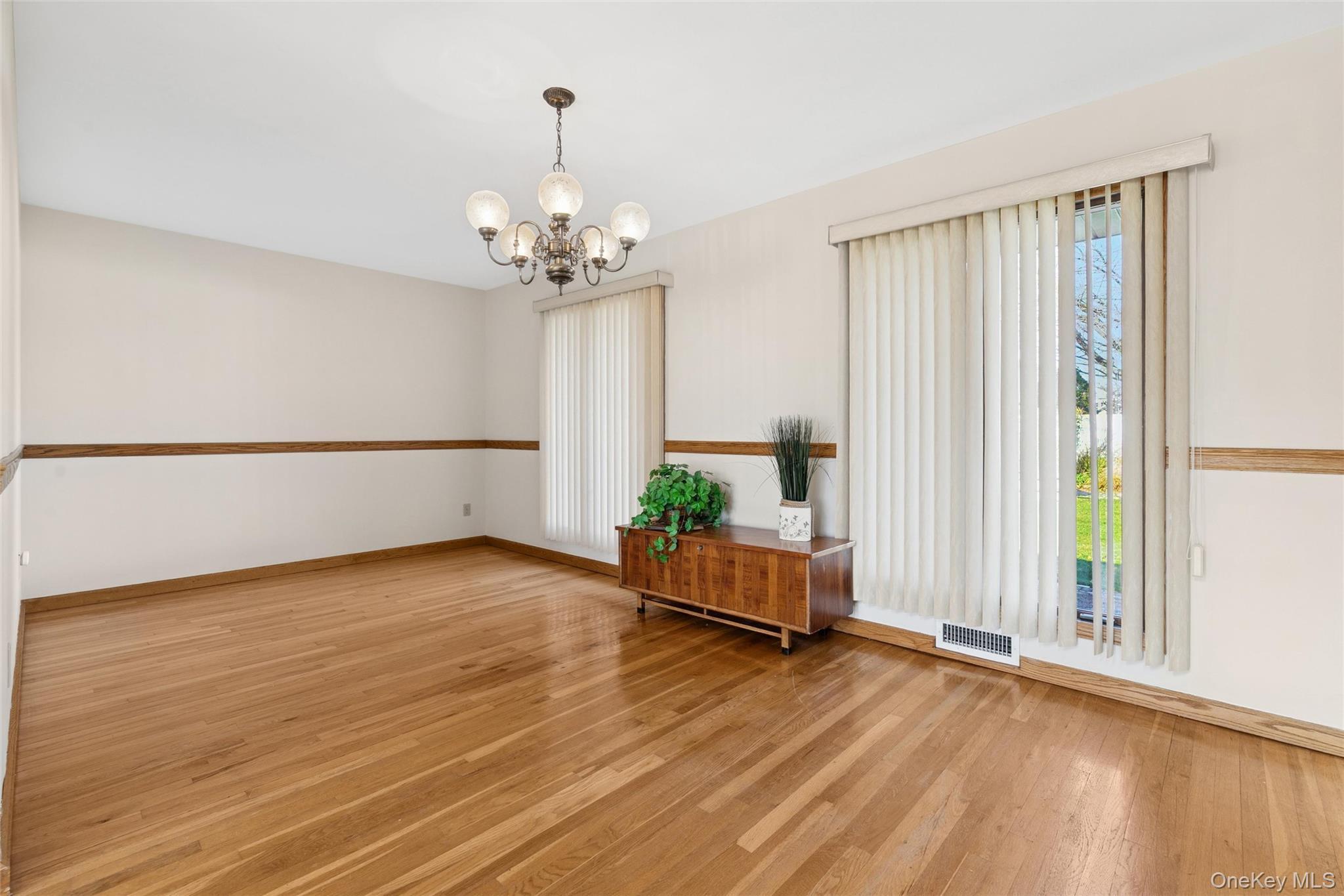 Single Family Joyce  Suffolk County, NY 11725, MLS-941141-7