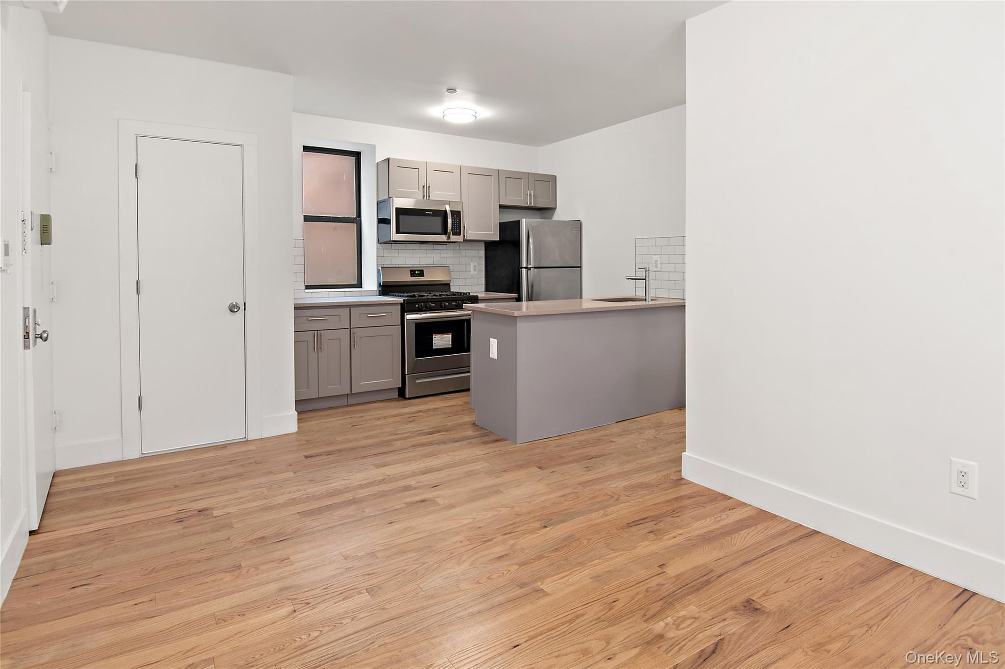 Commercial Sale Andrews  Bronx, NY 10453, MLS-941143-7