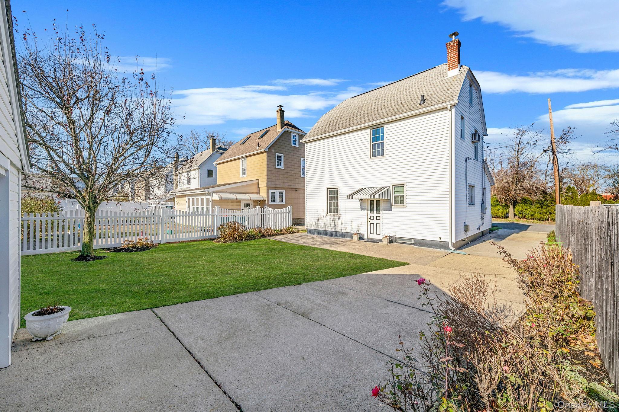 Single Family Hawthorne Nassau County, NY 11596, MLS-941175-4