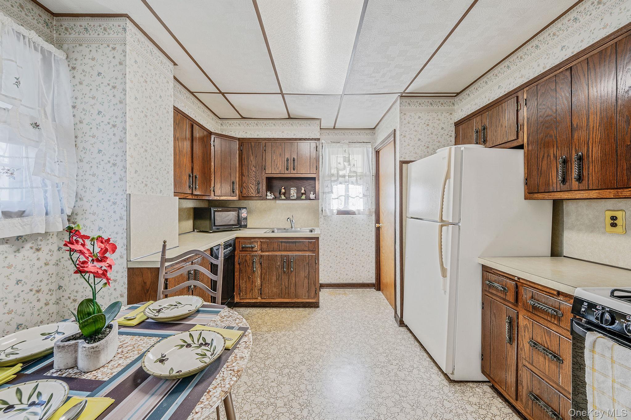 Single Family Hawthorne Nassau County, NY 11596, MLS-941175-9