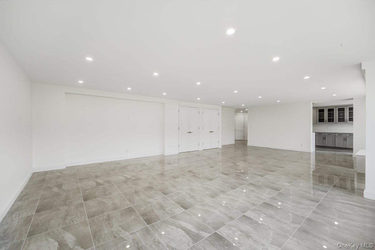 Coop Powells Cove  Queens, NY 11357, MLS-941178-13