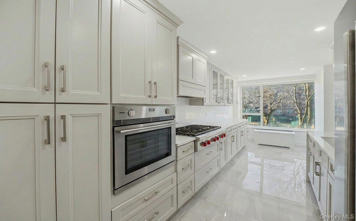 Coop Powells Cove  Queens, NY 11357, MLS-941178-18