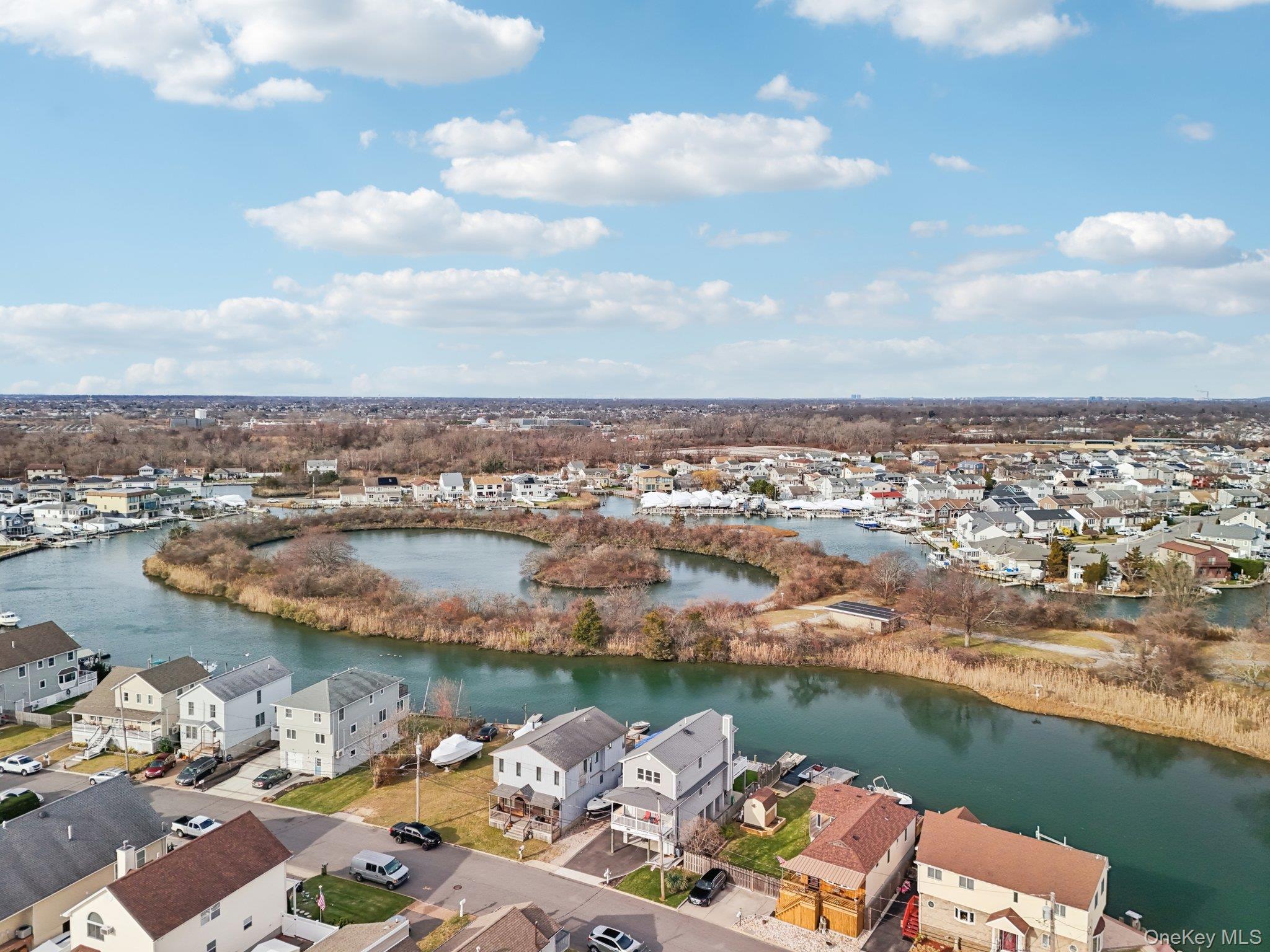 Single Family Somerset  Nassau County, NY 11783, MLS-941196-36