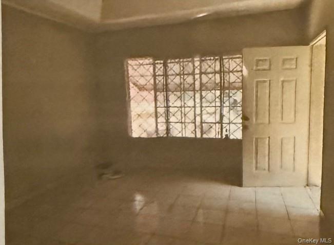 Single Family Clarkstown Out Of Area, NY 99999, MLS-941226-16