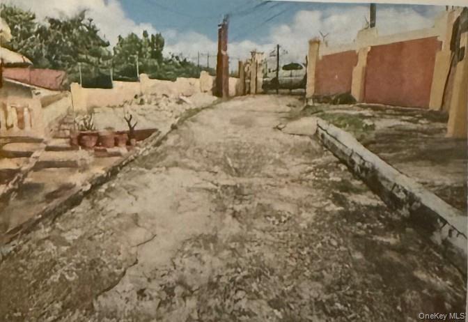 Single Family Clarkstown Out Of Area, NY 99999, MLS-941226-22