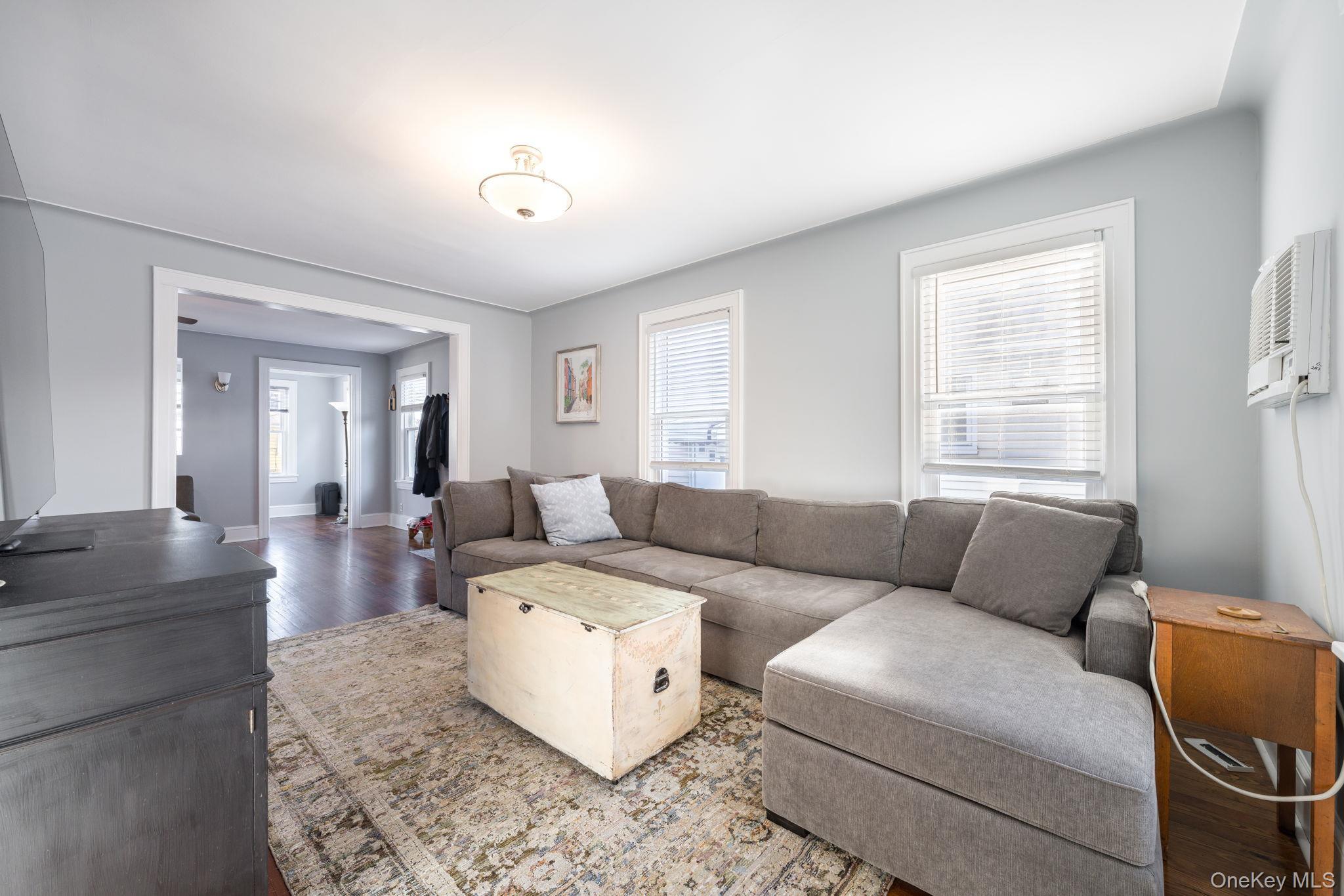 Single Family 215th Queens, NY 11427, MLS-941254-10