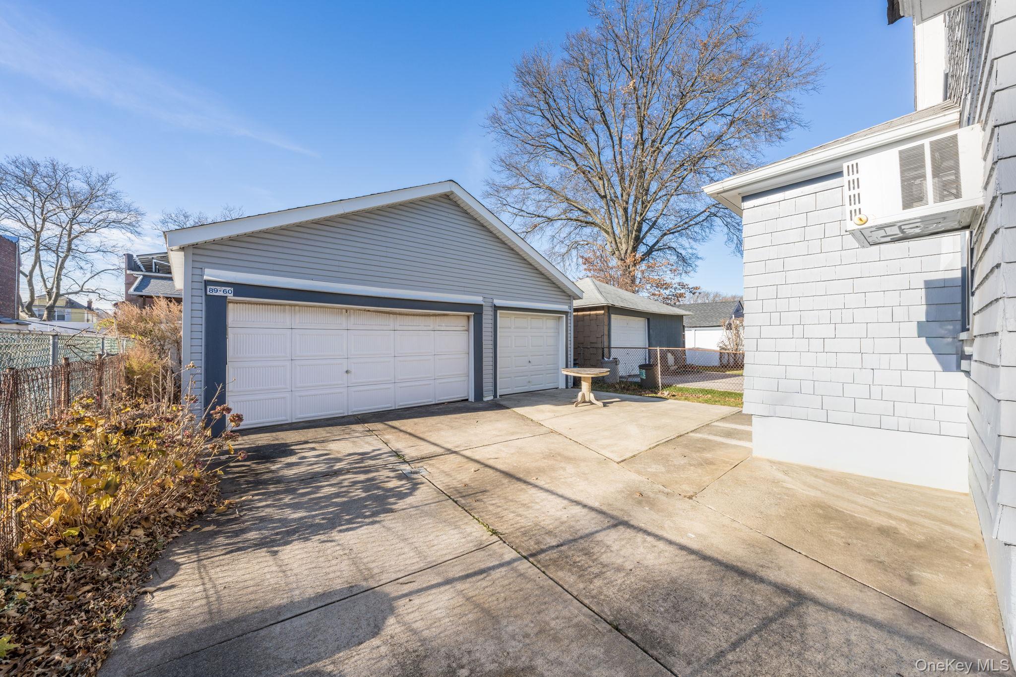 Single Family 215th Queens, NY 11427, MLS-941254-29