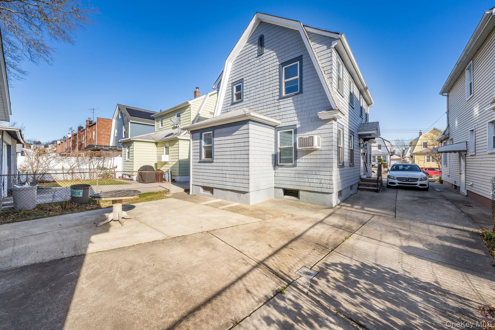 Single Family 215th Queens, NY 11427, MLS-941254-30